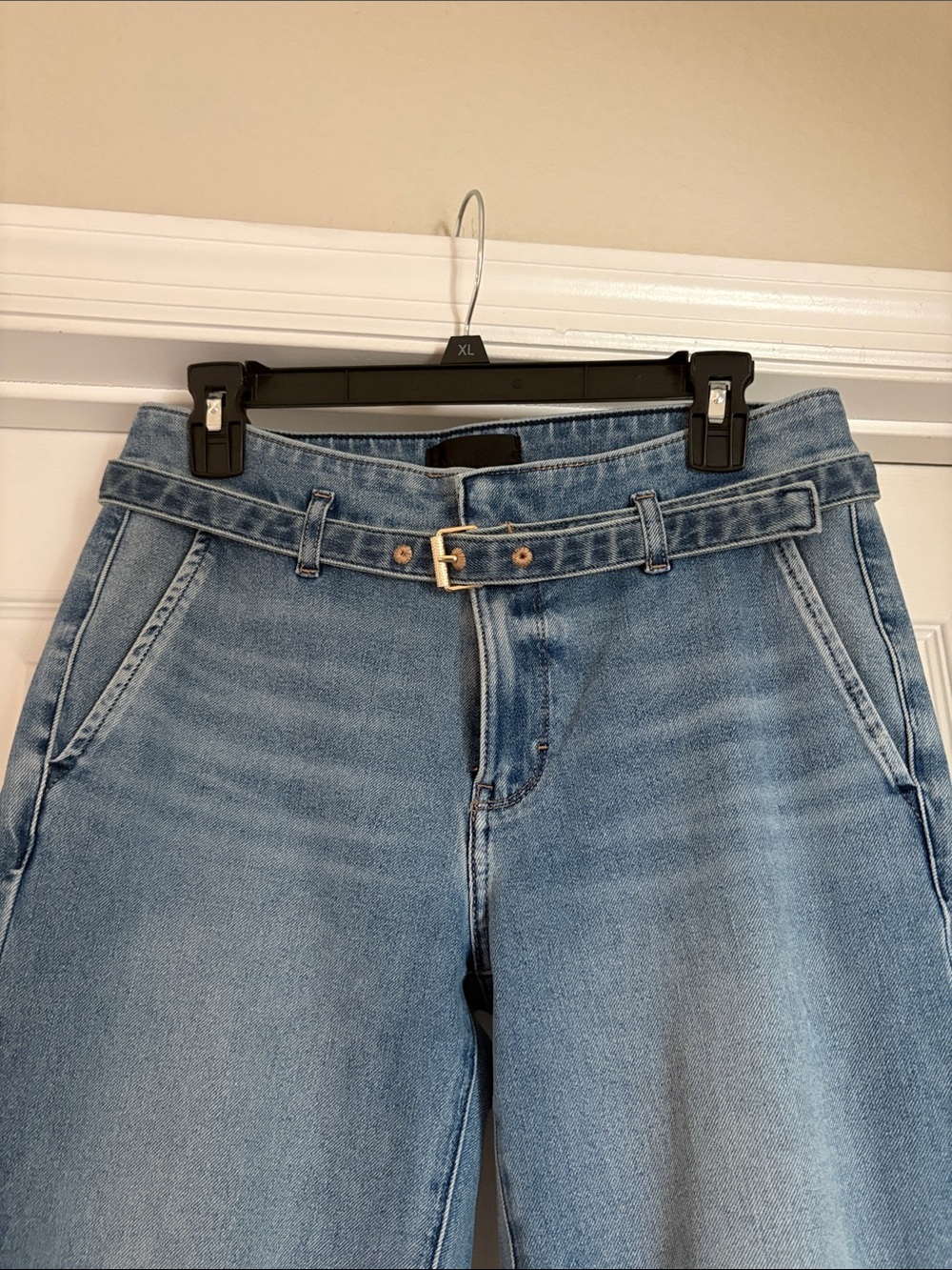 Light Blue Straight-Leg Women's Jeans with Matching Belt - Picture 3 of 7